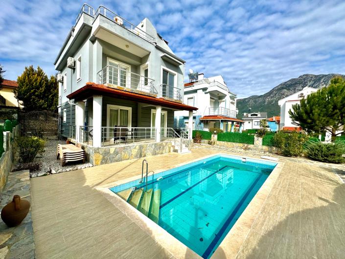 Image No.2-4 Bed Villa for sale