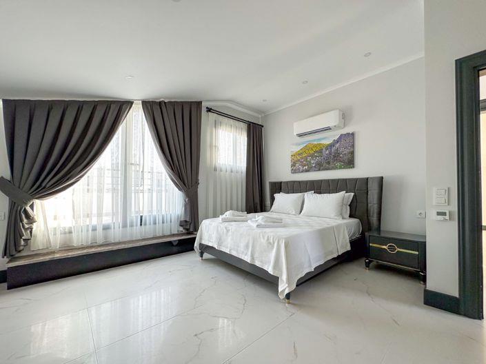 Image No.12-4 Bed Villa for sale