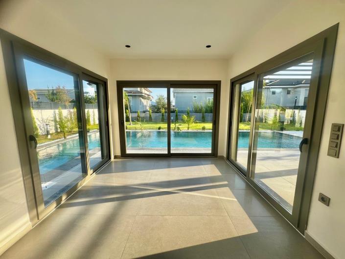 Image No.8-3 Bed Villa for sale