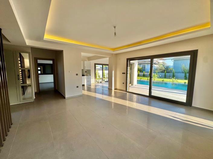 Image No.11-3 Bed Villa for sale