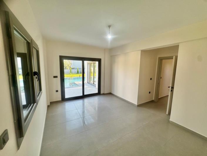 Image No.12-3 Bed Villa for sale