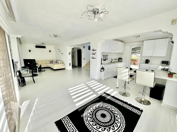 Image No.7-5 Bed Villa for sale