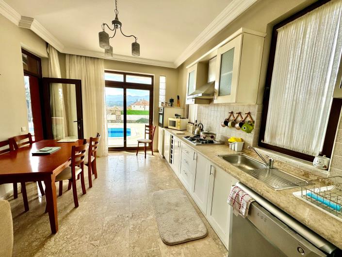 Image No.8-4 Bed Villa for sale