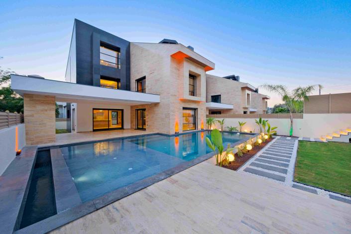 Image No.2-4 Bed Villa for sale