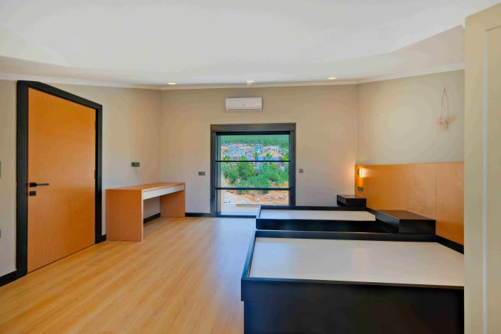 Image No.31-4 Bed Villa for sale