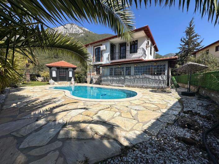 Image No.1-Villa de 3 chambres à vendre à Uzumlu