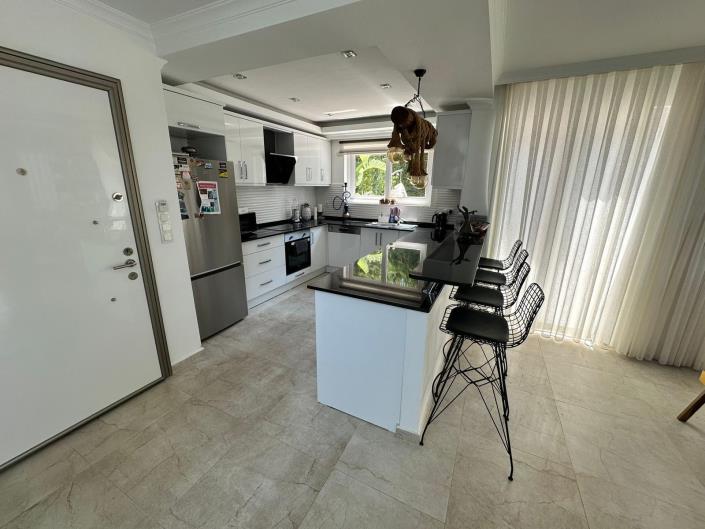 Image No.3-4 Bed Villa for sale