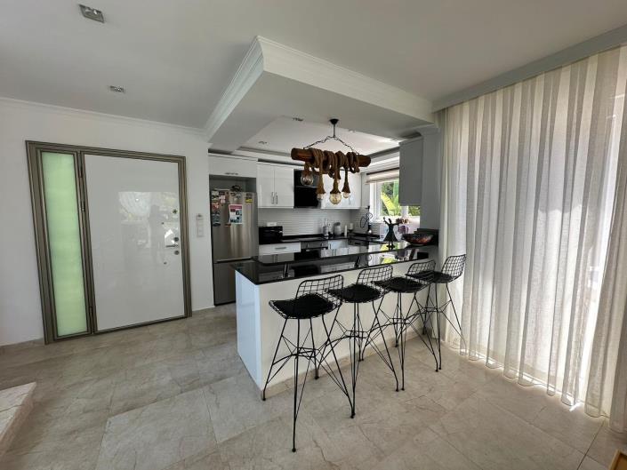 Image No.8-4 Bed Villa for sale