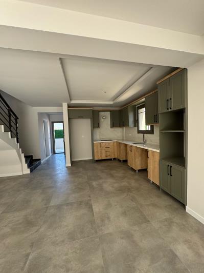 Image No.4-3 Bed Semi-Detached for sale