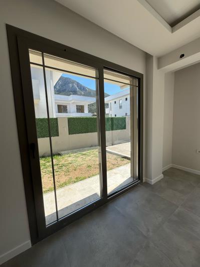 Image No.5-3 Bed Semi-Detached for sale