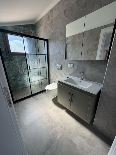 Image No.13-3 Bed Semi-Detached for sale