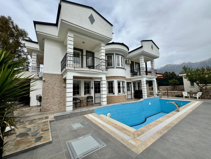 Image No.1-Villa de 5 chambres à vendre à Kemer