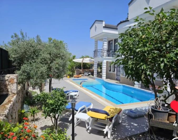 Image No.3-5 Bed Villa for sale