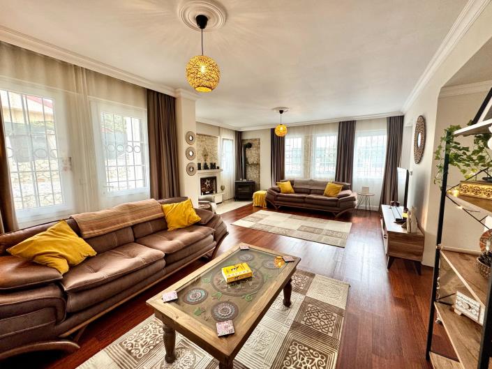 Image No.9-5 Bed Villa for sale