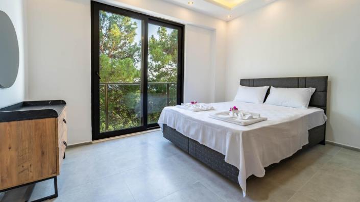 Image No.10-6 Bed Villa for sale