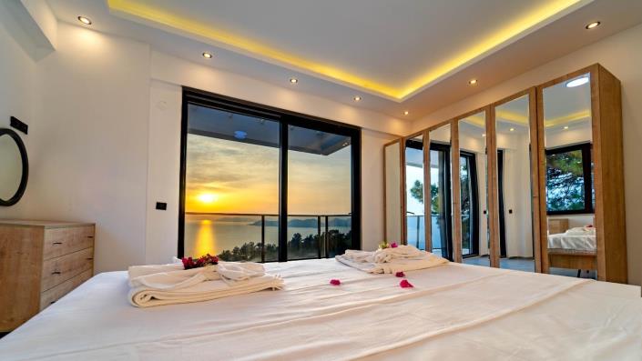 Image No.12-6 Bed Villa for sale