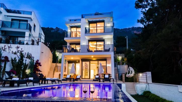 Image No.20-6 Bed Villa for sale