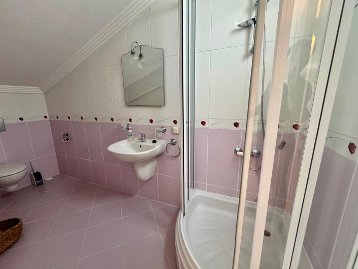 Image No.23-4 Bed Apartment for sale