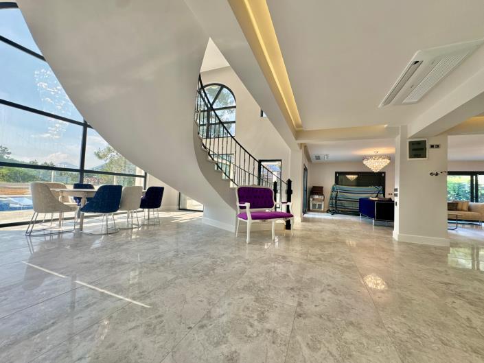 Image No.10-Villa de 4 chambres à vendre à Uzumlu