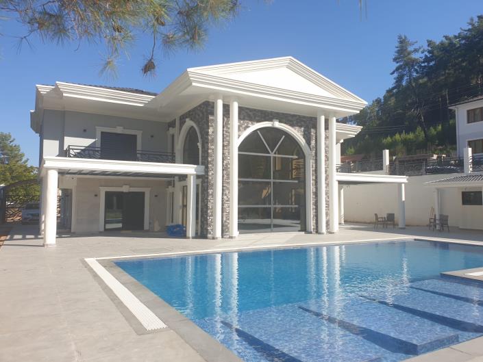 Image No.1-4 Bed Villa for sale