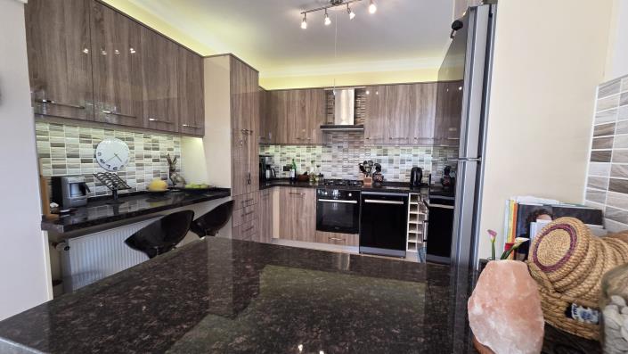 Image No.10-3 Bed Villa for sale