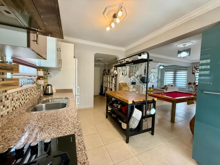 Image No.9-5 Bed Villa for sale