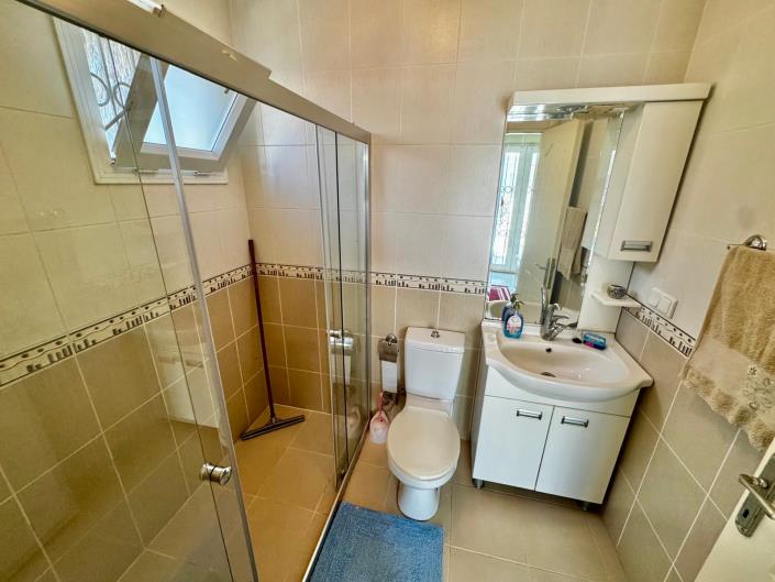 Image No.16-3 Bed Semi-Detached for sale