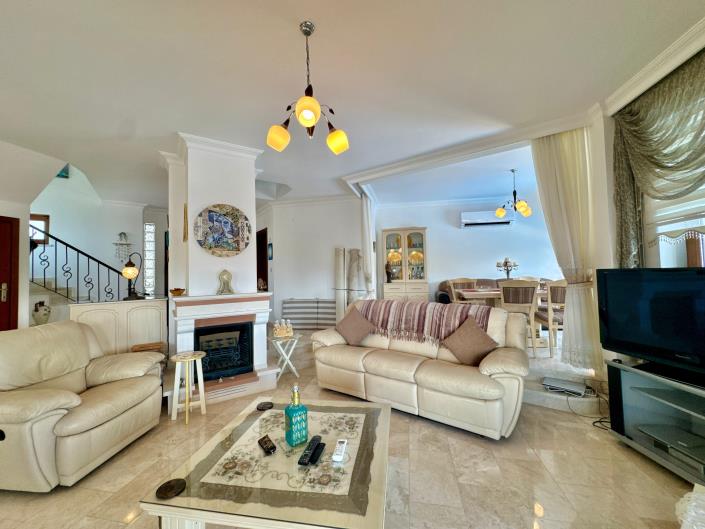 Image No.9-4 Bed Villa for sale