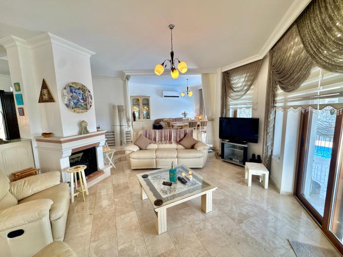 Image No.10-4 Bed Villa for sale