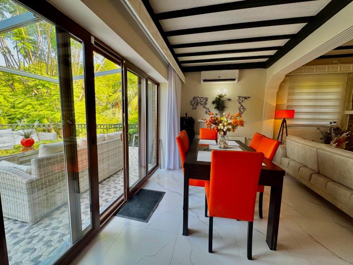 Image No.11-5 Bed Villa for sale