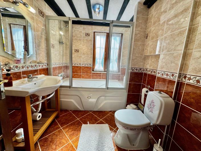 Image No.28-5 Bed Villa for sale