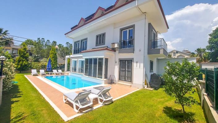 Image No.2-4 Bed Villa for sale