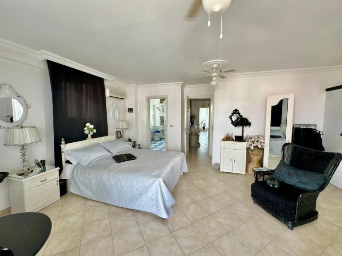 Image No.7-3 Bed Duplex for sale