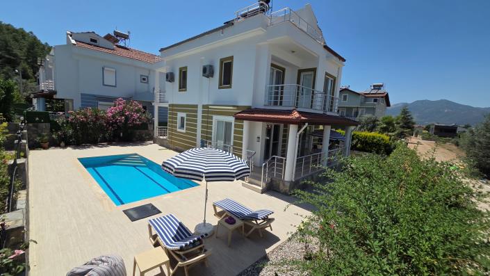 Image No.1-Villa de 4 chambres à vendre à Uzumlu