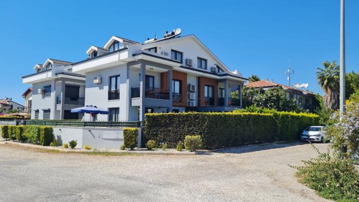 Image No.3-4 Bed Semi-Detached for sale