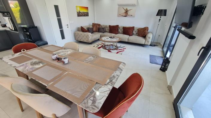 Image No.5-4 Bed Semi-Detached for sale