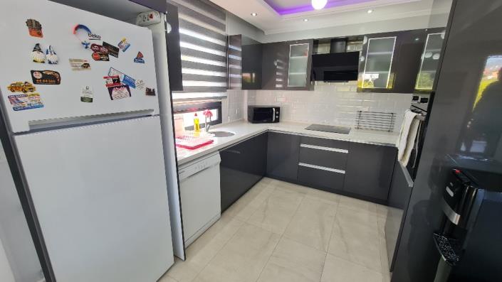 Image No.7-4 Bed Semi-Detached for sale