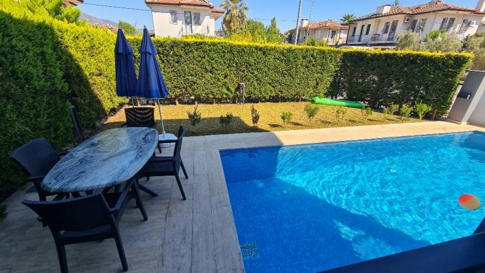 Image No.17-4 Bed Semi-Detached for sale