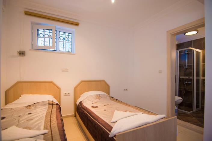 Image No.17-5 Bed Villa for sale