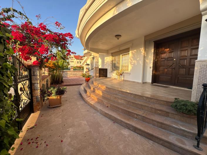 Image No.4-7 Bed Mansion for sale