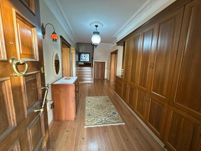 Image No.7-7 Bed Mansion for sale