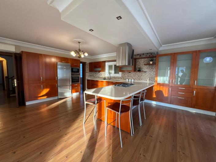 Image No.10-7 Bed Mansion for sale