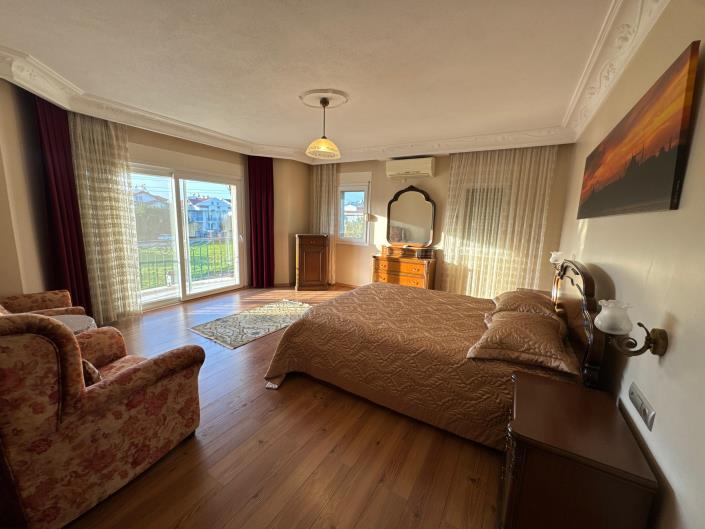 Image No.19-7 Bed Mansion for sale