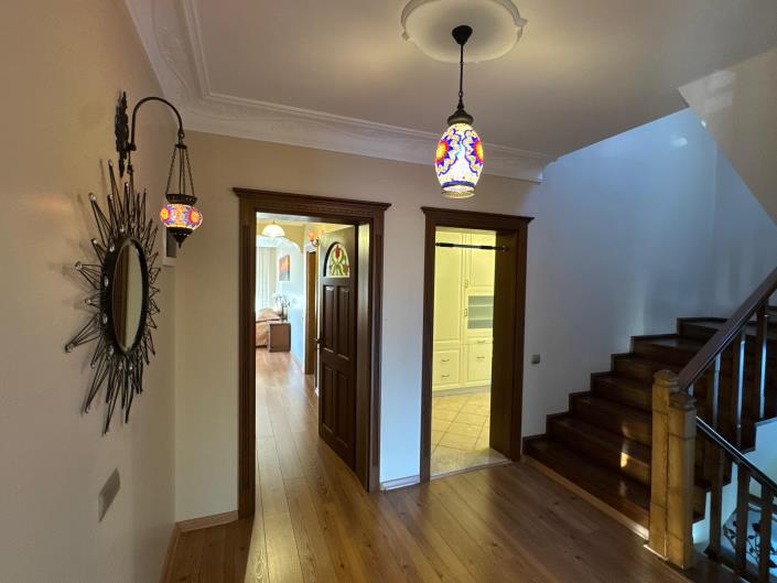 Image No.20-7 Bed Mansion for sale