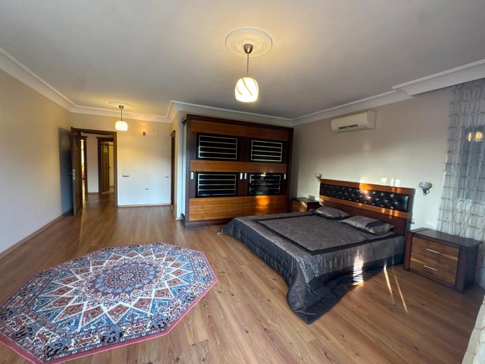 Image No.23-7 Bed Mansion for sale