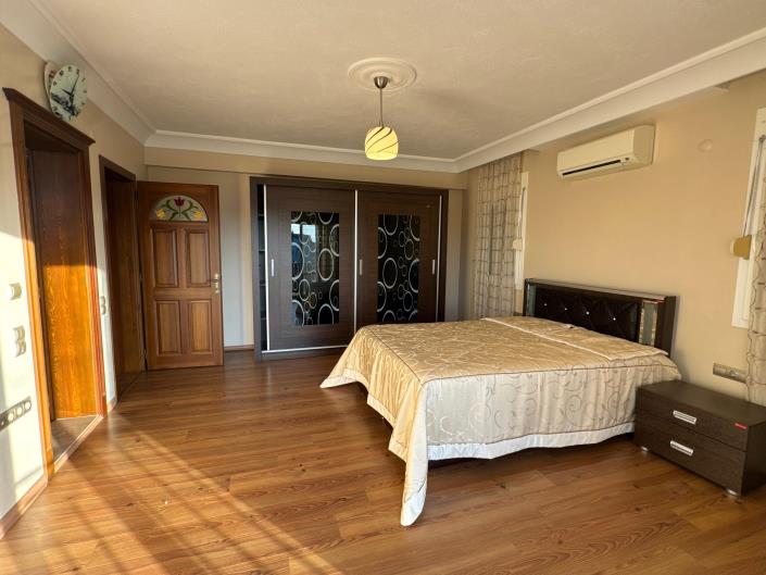 Image No.25-7 Bed Mansion for sale