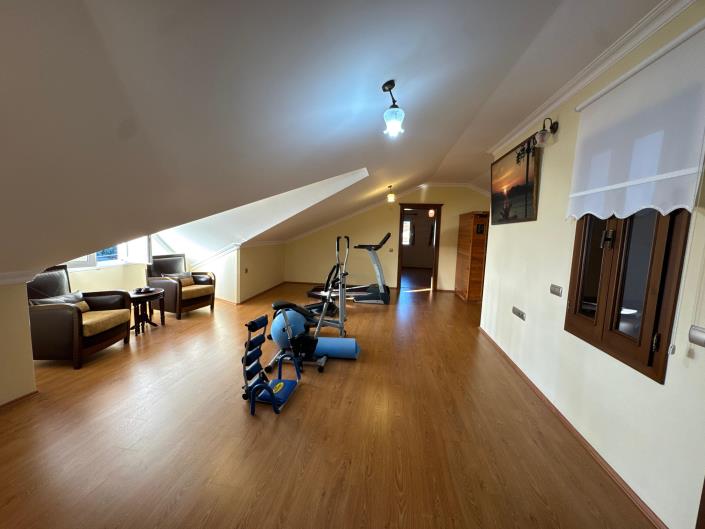 Image No.27-7 Bed Mansion for sale