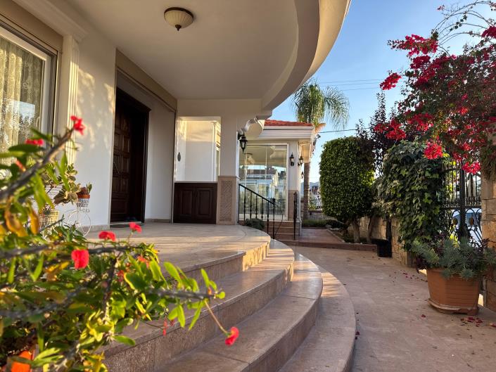 Image No.35-7 Bed Mansion for sale