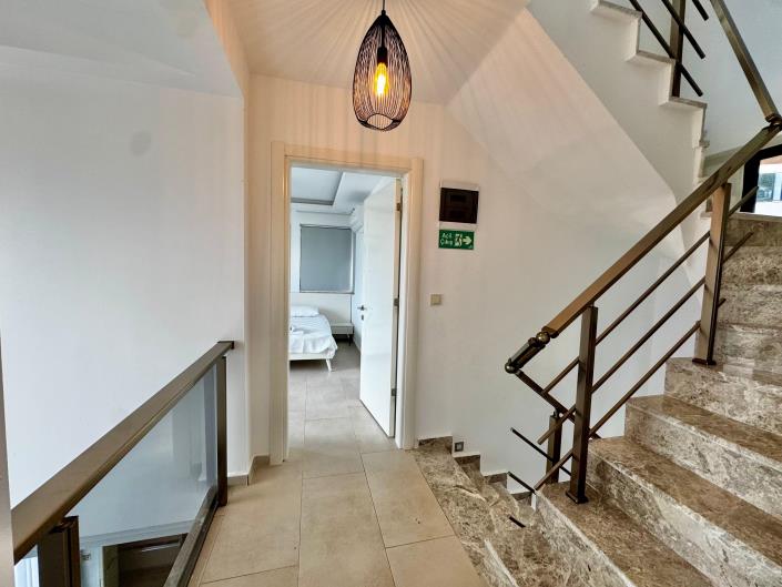 Image No.8-4 Bed Villa for sale