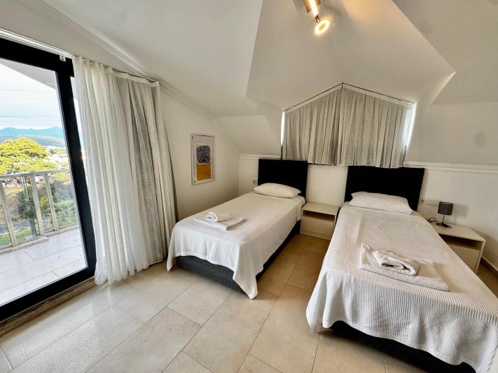 Image No.14-4 Bed Villa for sale